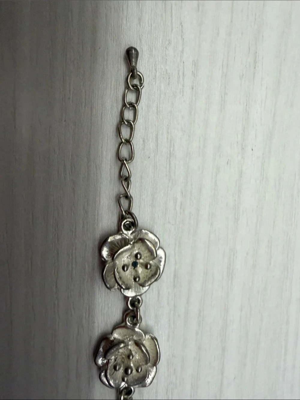 Silver Floral Link Bracelet for Women - Elegant Bloom Design